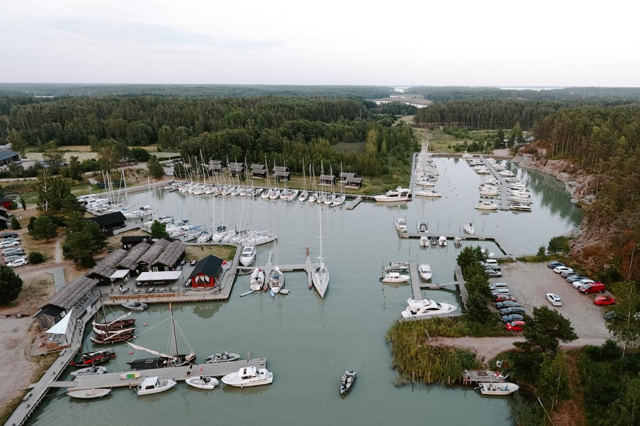 Peterzens Boathouse Villa Laupunen Buitenkant foto